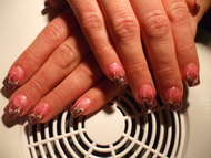 Zselés műköröm díszítés